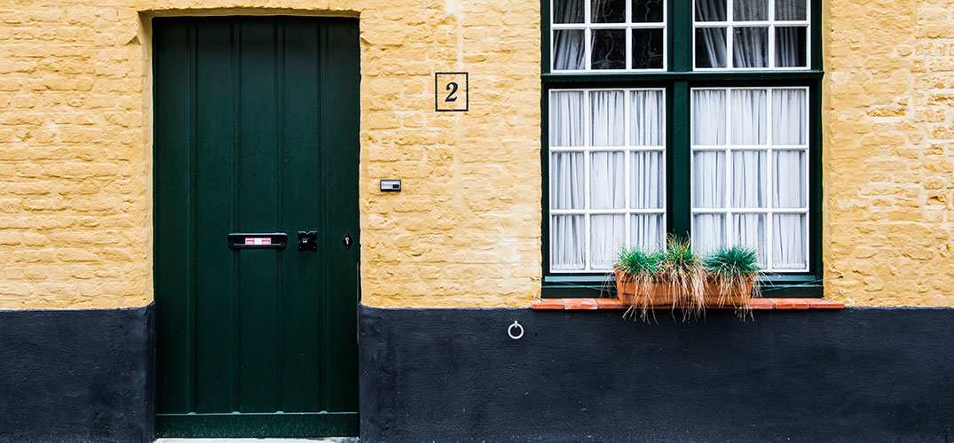 Entrée classique, sonnette moderne