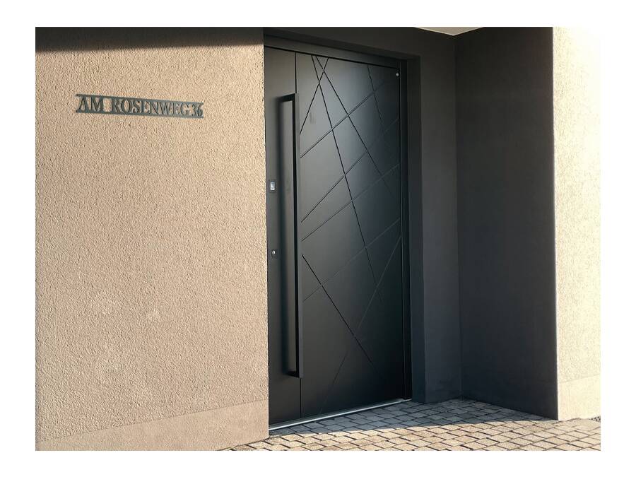 Nuove scritte Modello Maia e August - Metzler scritte Modello Maia e Modello August