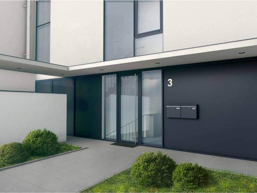 Metzler Mehrfamilienbriefkasten 2x BK212 horizontal Szenario am Hauseingang