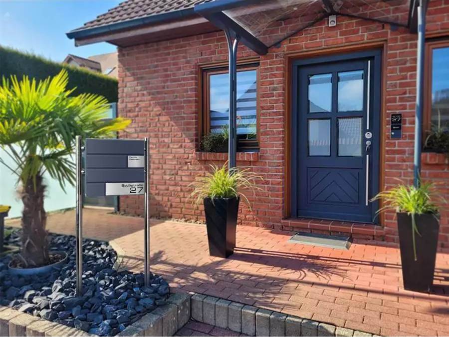 Metzler Standbriefkasten Modell-G Szenario Hauseingang