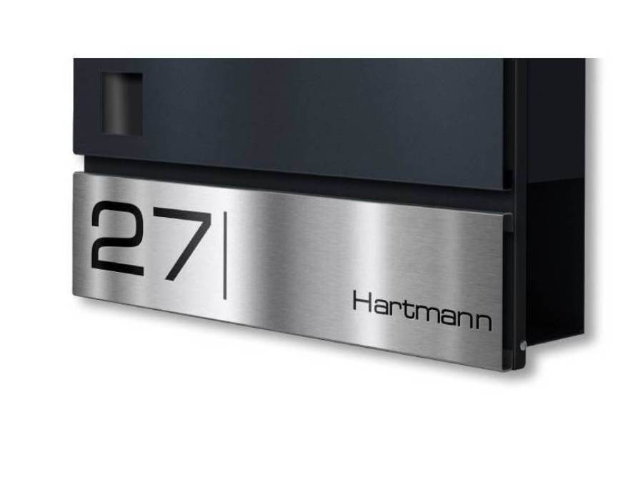 Metzler Standbriefkasten Oltmannn Nahaufnahme Lasergravurplatte