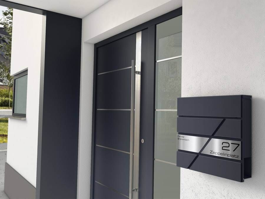 Metzler Briefkasten Zeppelin am Hauseingang