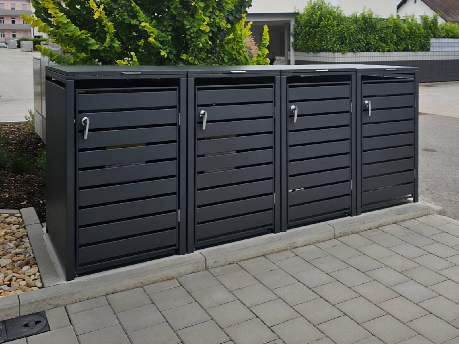 Metzler Mülltonnenboxen aus massivem Metall mit Sichtstreifen