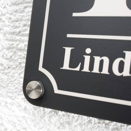 Numéro de maison quadratique en anthracite RAL7016 avec gravure