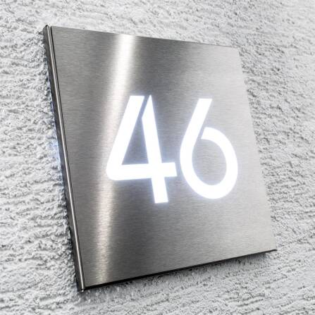 LED- Hausnummernschild aus Edelstahl