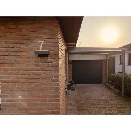 LED-Hausnummernschild von Steinel | L820 | Anthrazit und Edelstahl | Sensor & Bluetooth