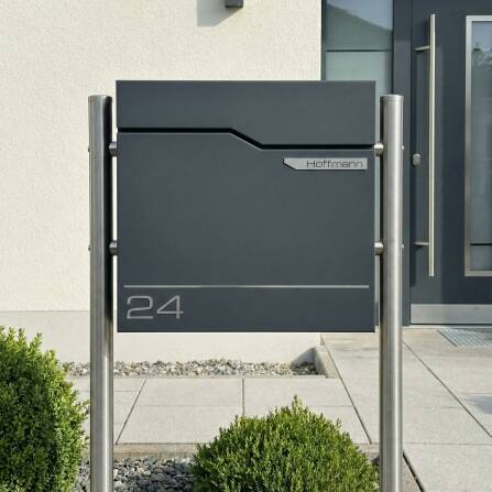 Metzler Standbriefkasten Anthrazit austauschbares Namensschild | Hoffmann