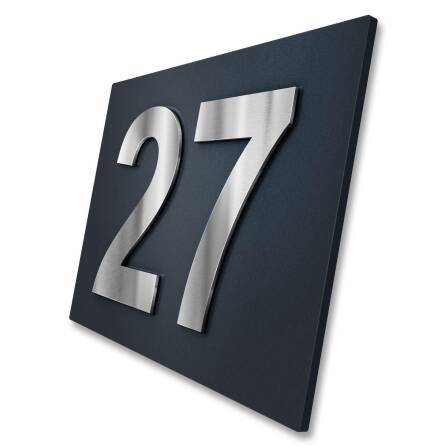 Hausnummernschild mit 3D-Ziffern aus Edelstahl in Anthrazit RAL 7016