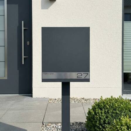 Metzler Briefkasten Standfuß Anthrazit hochwertiger Stahl | Lepo 1