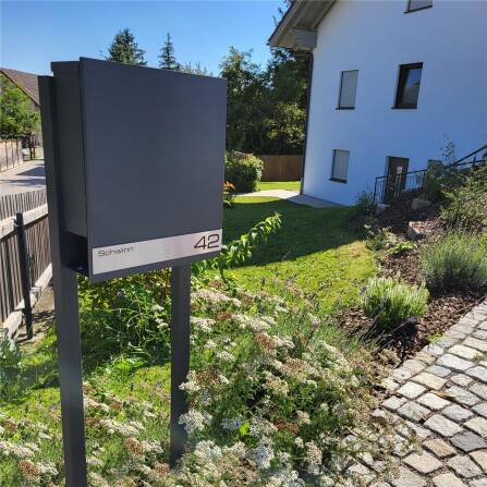 Metzler Briefkasten Standfuß Anthrazit hochwertiger Stahl | Lepo 1