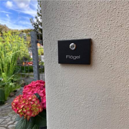 Metzler Aufputz Türklingel | personalisiert mit Gravur | Edelstahl-Taster mit LED | DB 703 Eisenglimmer | Vitus