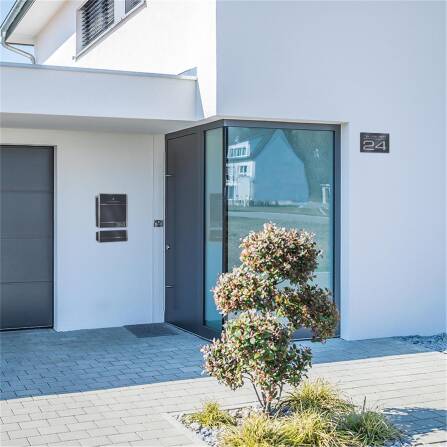 Metzler Cassetta Postale Autonoma Antracite con Incisione + Porta Quotidiani Opzionale | 01