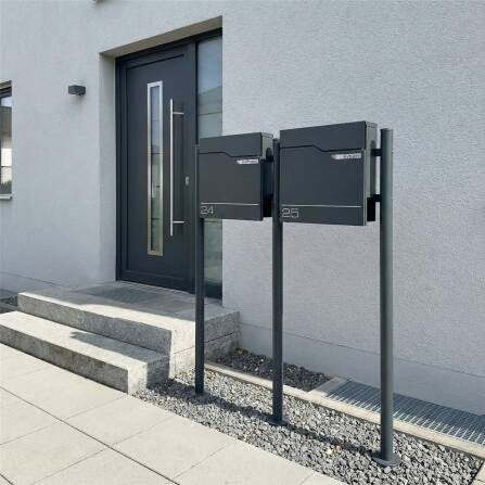 Metzler Standbriefkasten Mehrfamilienhaus austauschbares Namensschild | Hoffmann