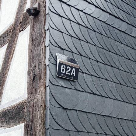 Solar-Hausnummer von Steinel | Anthrazit | Dämmerungssensor