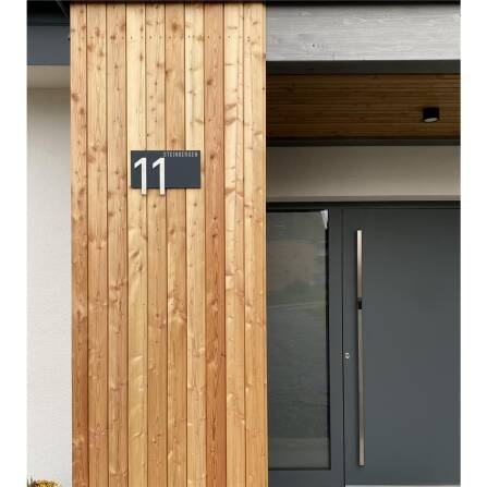 Hausnummernschild Anthrazit mit Straße & Ziffer aus Edelstahl