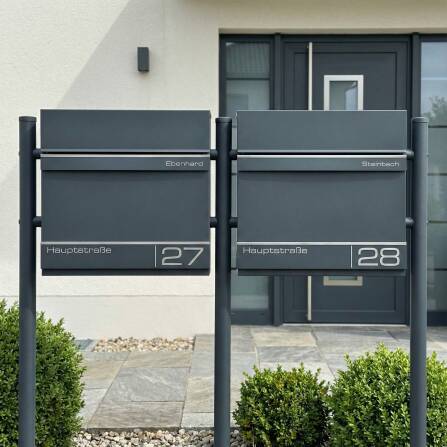 Metzler Standbriefkasten Mehrfamilienhaus Anthrazit Lasergravur | Hermann