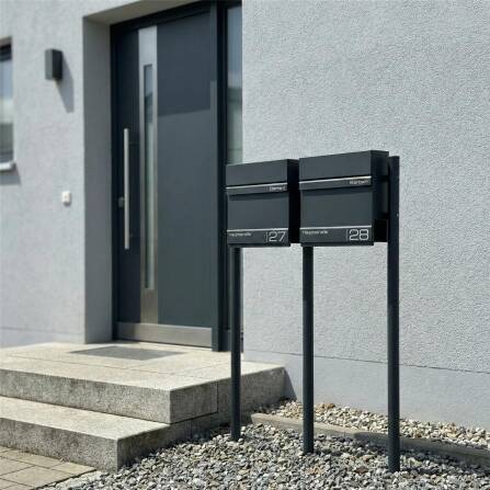 Metzler Standbriefkasten Mehrfamilienhaus Anthrazit Lasergravur | Hermann