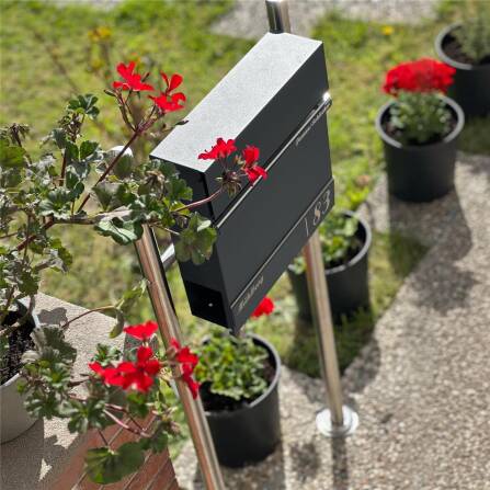 Metzler Cassetta Postale Autoportante Antracite Incisione Laser | Hermann