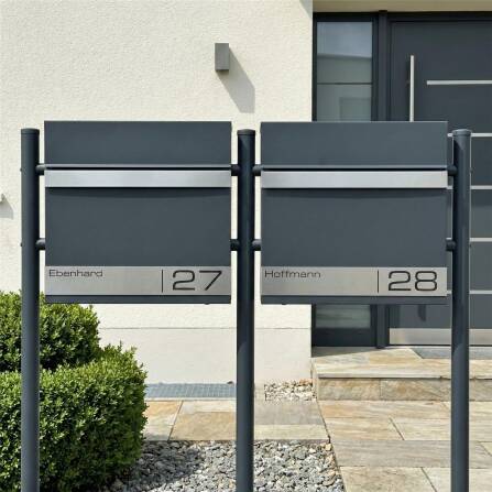 Metzler Standbriefkasten Mehrfamilienhaus Anthrazit Gravurleiste | Stencil