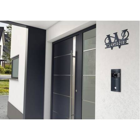 Personalisiertes Namensschild mit Monogramm in Anthrazit RAL 7016