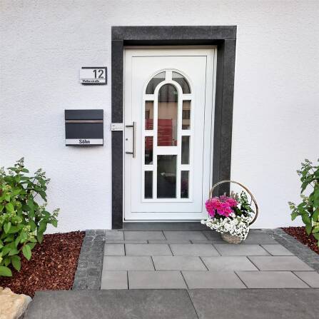 Metzler Individuelle Hausnummer aus Edelstahl | 27 x 17,5 cm