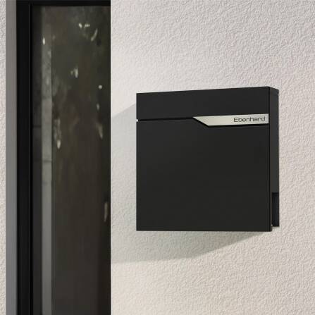Metzler Briefkasten Schwarz austauschbares Namensschild | Ebenhard