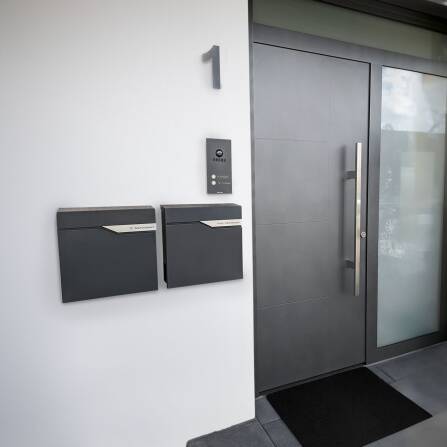 Metzler Briefkasten DB703 Eisenglimmer austauschbares Namensschild | Ebenhard