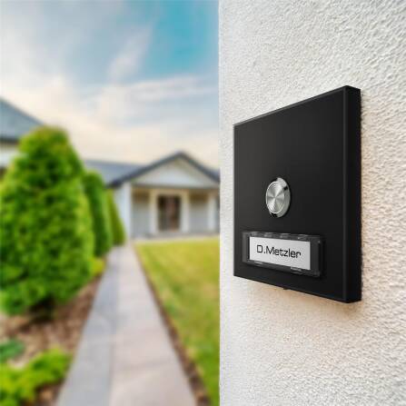 Metzler Aufputz Türklingel austauschbares Namensschild | RAL 9005 Tiefschwarz | Parisa
