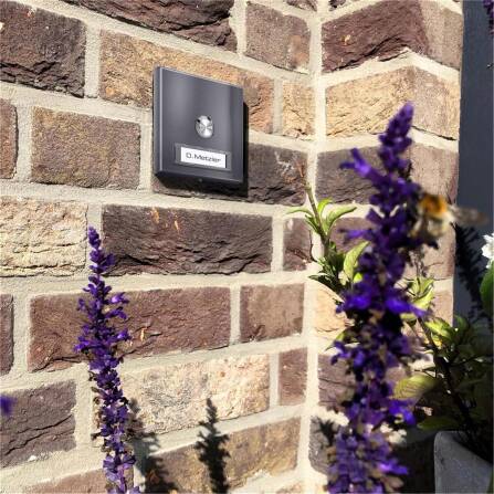 Campanello Senza Fili da Esterno con Targa del Nome Intercambiabile | DB 703 Effetto Ferro Micaceo | Parisa