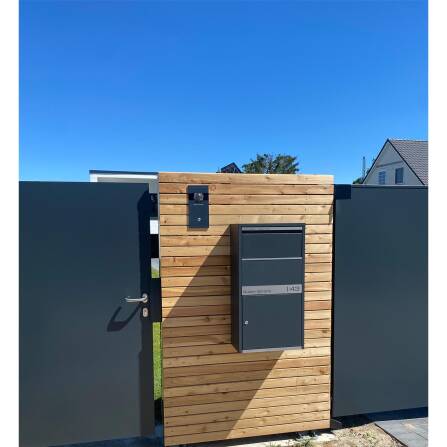 Metzler Paketbox Anthrazit RAL 7016 | personalisiert mit Gravur | Edelstahl-Namensschild | rostfrei & massiv | Avalon 1