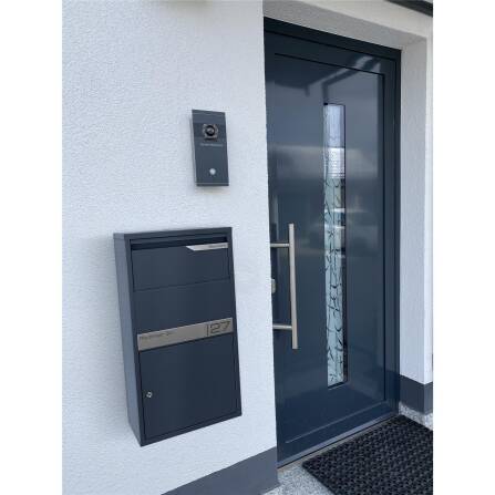 Metzler Paketbox Anthrazit RAL 7016 | personalisiert mit Gravur | Edelstahl-Namensschild | rostfrei & massiv | Avalon 2