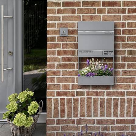 Metzler Briefkasten in RAL9007 Graualuminium Lasergravur | Hermann