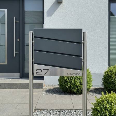 Metzler Design Standbriefkasten mit Standfuß aus Edelstahl | Neumann