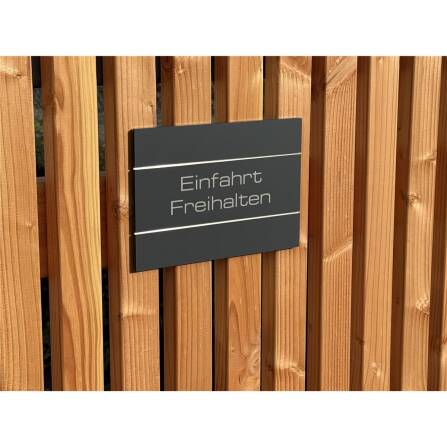 Namensschild in Anthrazit mit Lasergravur