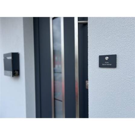 Metzler Aufputz Türklingel | personalisiert mit Gravur | Edelstahl-Taster mit LED | Vitus