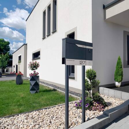 Metzler Standbriefkasten rostfrei und massiv, RAL7016...