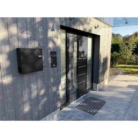 Metzler Briefkasten mit austauschbarem Namensschild | RAL9005 Tiefschwarz | Hoffmann