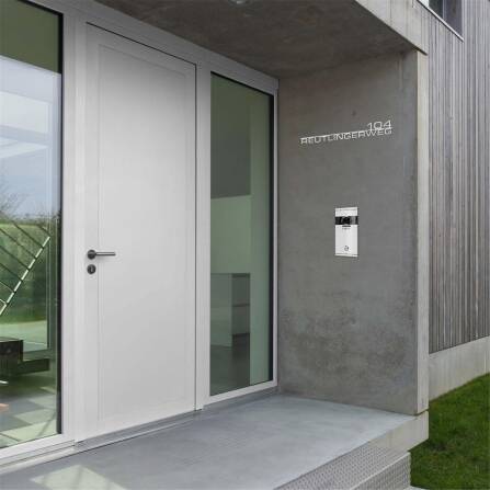 Metzler Edelstahl Schriftzug mit Straße & Hausnummer | RAL 9016 Verkehrsweiß | 1200 mm | Oskar