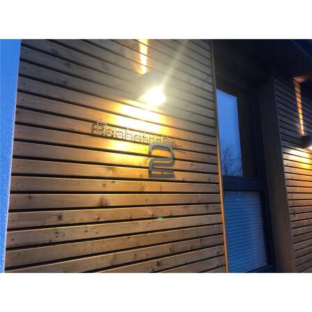 Metzler Edelstahl Schriftzug mit Straße & Hausnummer | RAL 7016 Anthrazitgrau | 60 cm | Bach