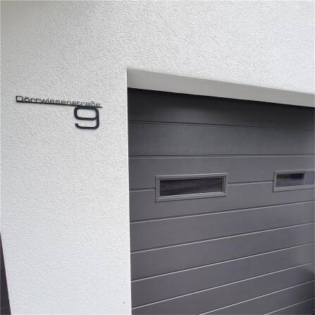 Metzler Scritta in Acciaio Inox con Via & Numero Civico | Grigio Antracite RAL 7016 | 120 cm | Bach