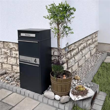 Metzler Paketbox mit Briefkasten | personalisiert mit Gravur | Edelstahl-Namensschild | mit Briefeinwurf | Anthrazit | Bispo 2