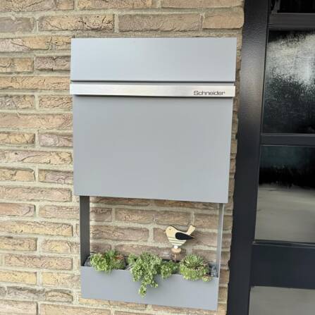 Cassetta delle lettere Metzler verniciata a polvere | Incisione laser | RAL 9007 Alluminio Grigio | Stelio