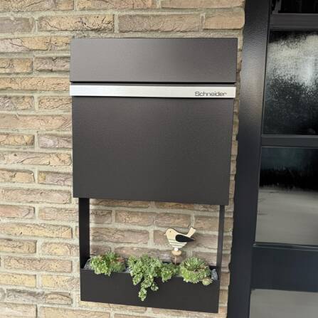 Metzler Briefkasten pulverbeschichtet | Lasergravur | DB 703 Eisenglimmer | Stelio