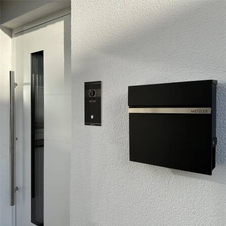 Metzler Briefkasten pulverbeschichtet | Lasergravur | RAL 9005 Tiefschwarz | Stelio