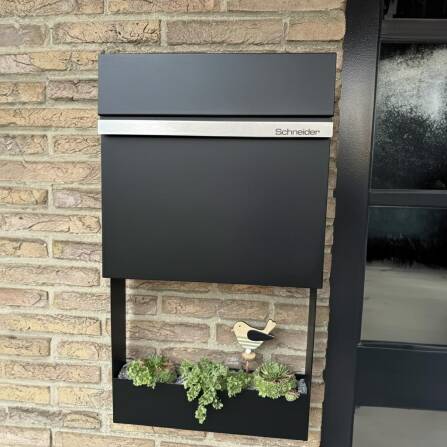 Metzler Briefkasten pulverbeschichtet | Lasergravur | RAL 9005 Tiefschwarz | Stelio