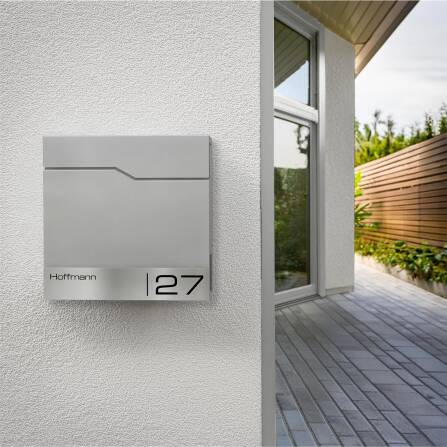 Metzler Briefkasten mit Edelstahl-Namensschild | RAL 9007 Graualuminium | Enno