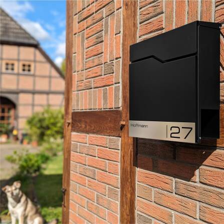 Metzler Briefkasten mit Edelstahl-Namensschild | RAL 9005 Tiefschwarz | Enno