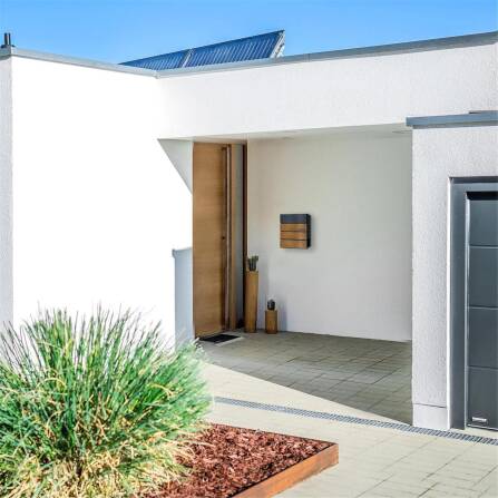 Metzler Briefkasten Holzoptik Eiche | Anthrazit RAL7016 mit Edelstahl Namensschild | Anton 2