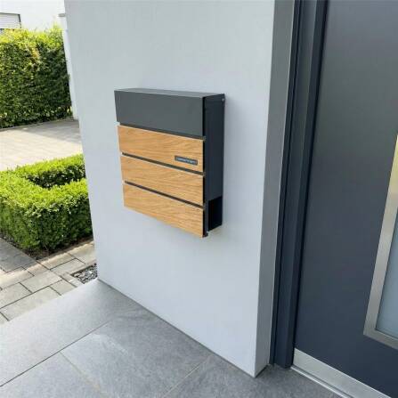 Metzler Briefkasten Holzoptik Eiche | Anthrazit RAL7016 mit Edelstahl Namensschild | Anton 2