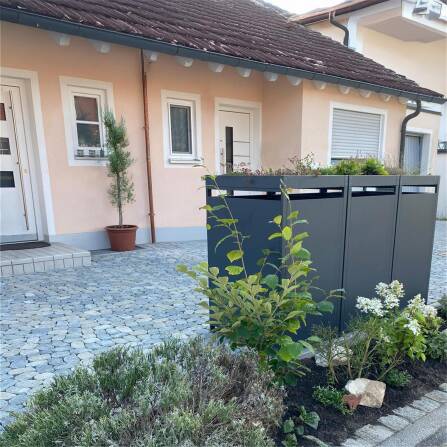 Metzler Mülltonnenbox mit Pflanzdach | 3er | 240l | Anthrazit RAL 7016 | aus Stahl | rostfrei & massiv | Türgriff mit Schloss